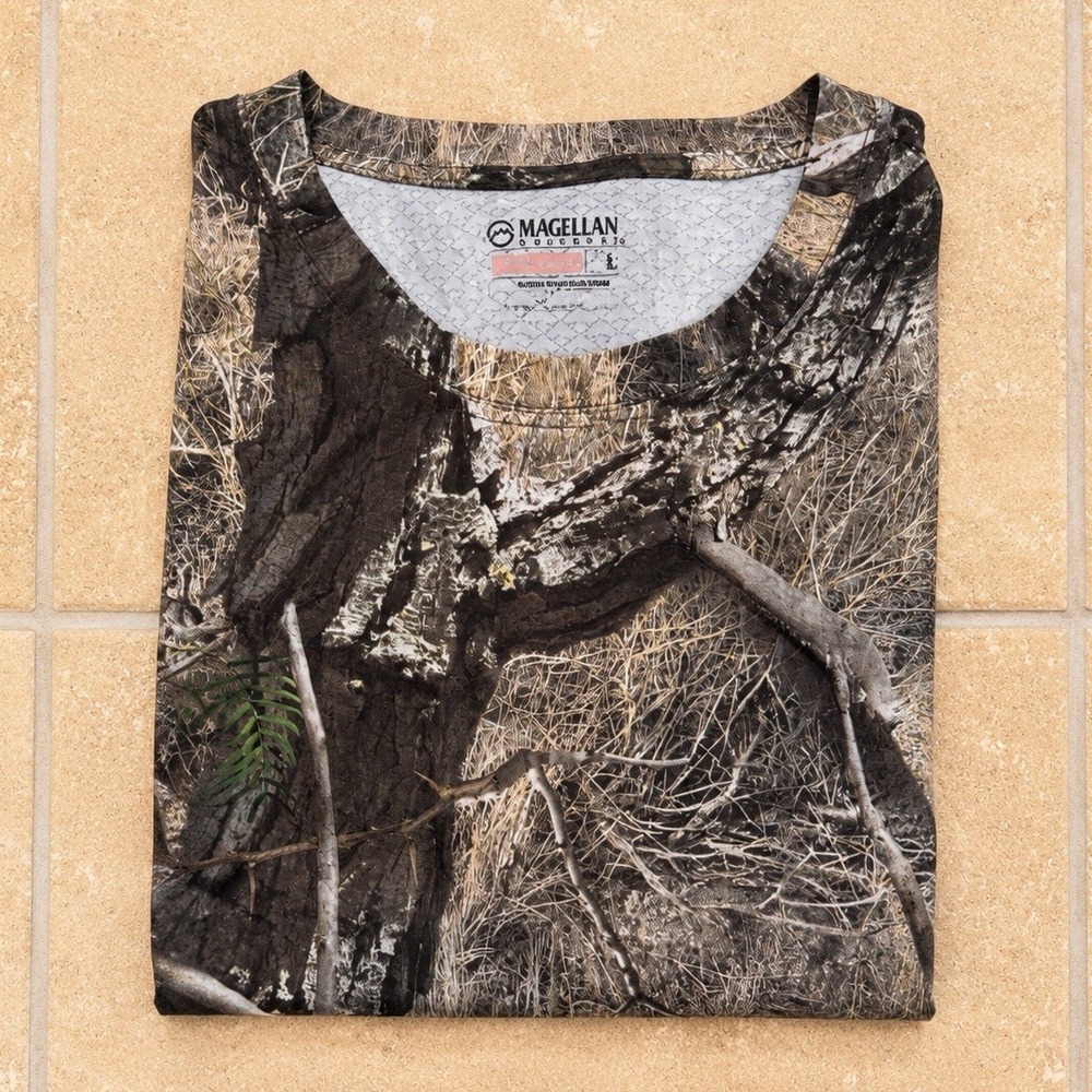 Magellan Outdoors Women's Large Mossy Oak Camo Performance Shirt